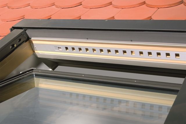 Мансардное окно fakro fpp-v u3 preselect lux комбинированное открывание, 66х98 см